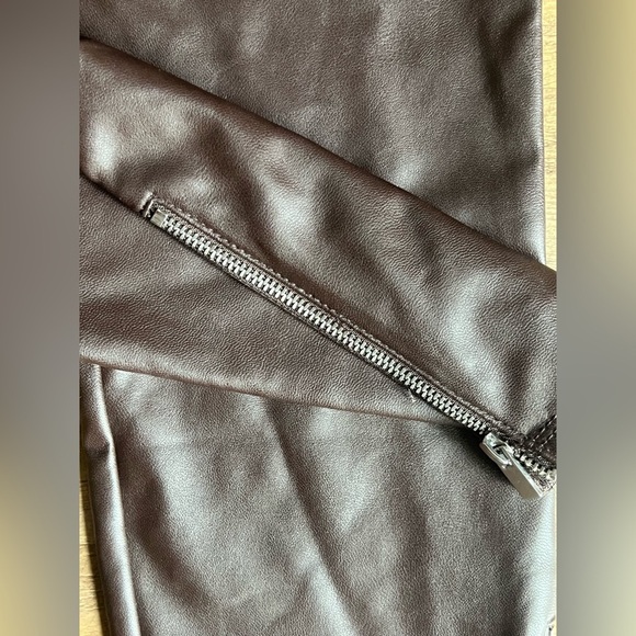ABERCROMBIE & FITCH Brown Vegan Faux Leather Leggings Zippered Ankle M - Picture 5 of 7